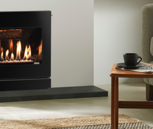 Gazco Logic™ HE Designio2 Glass Inset Fire with white stone fuel bed