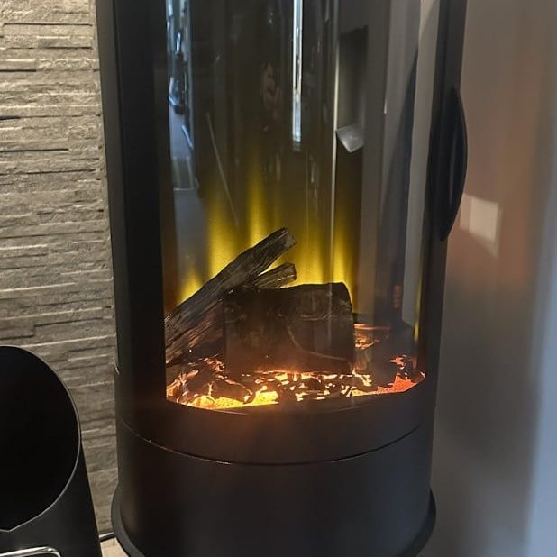 Capital SLE42s Cylinder Stove with Premium Logs Location Norwich £ 1199 Now £ 900Capital SLE42s Cylinder Stove with Premium Logs Location Norwich £ 1199 Now £ 900