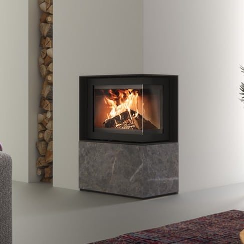 Dik Geurts Instyle Corner Slim 660-570 wood burning stove. flame effect