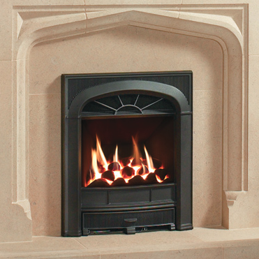 Gazco Logic™ HE Conventional flue fire, coal fuel bed and Richmond complete front.